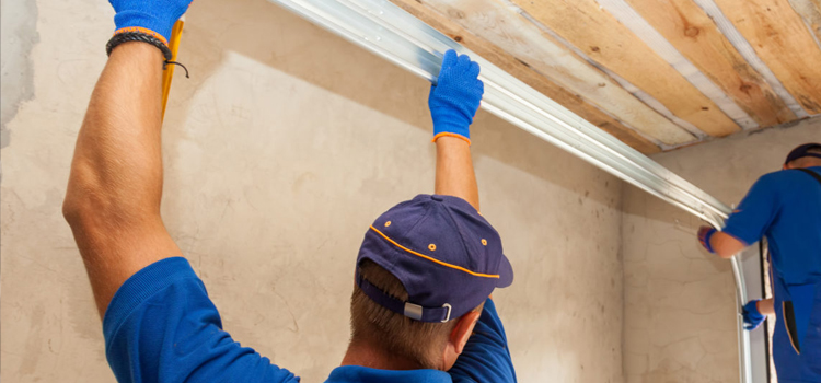 commercial overhead garage door repair in Las Flores