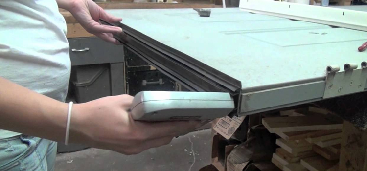 damaged steel door repair Las Flores