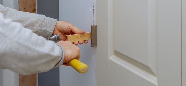 fiberglass entry door repair in Las Flores