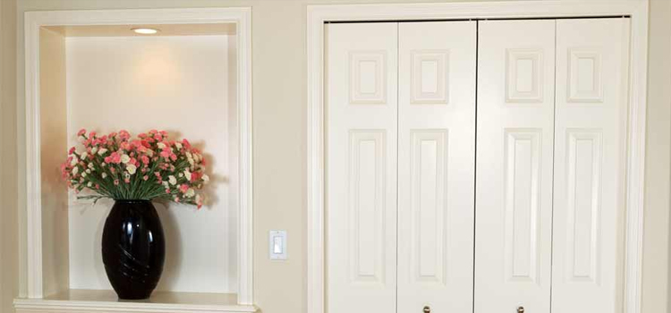 residential closet door repair in Las Flores